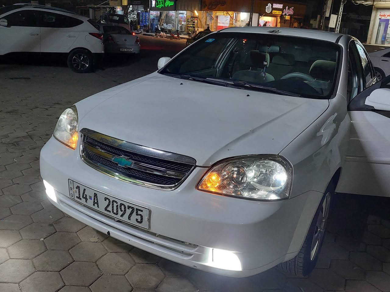 السلام عليكم
للبيع اوبترا موديل 2011 بأسمي تحويل ثاني يوم بأي محافظه  سياره جديده بيهة ادامه كامله حداديه جديده شرط كله اصلي سياره ناعمه جدا تخم تاير جديد باتري جديد منظومه تبريد كله جديد ثلج ❄️ تدفئه شغاله منظومه زينون عالي وبروجكتر لايت نهار سنتر لوك كهربائيات كلهة شغاله شاشه +كاميرا.+ تبديل دهن كير شرط اصلي وكاله. مكفوله كير مكينه كشر بيهة تبديل باب الصدر اصلي مؤسسه وباب السائق بي بارد مبين سياره جديده السعر 82 وبيهة مجال للطيبين
المكان كوت واسط مركز المدينه للتواصل الاتصال. 
***********
***********
