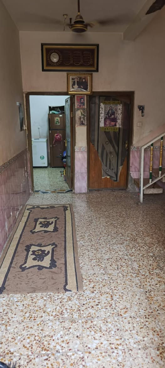 بيت الرهن الرهن
الموقع الديوانيه شارع ٦٠ 
مساحه البيت ١٤٠ م
يتكون من 
ستقبال صاله غرفتين ومطبخ وصحيات 
الخدمات كامله تبليط مجاري كهرباء 
الرقم ***********
