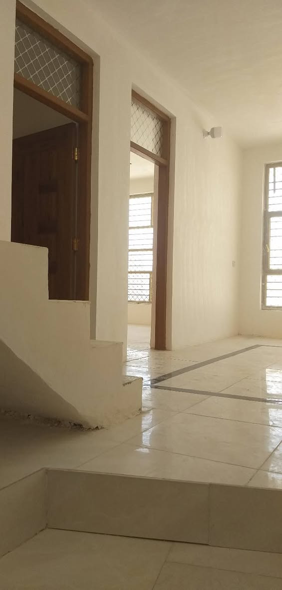 يا الله 
دار للبيع المساحه ٨٤ متر طابقين
حي الربيع خلف شارع السبيس 
عند دخول شارع القاضي اول شارع على اليسار
  الشارع الي مقابيل مكتبة الشيخ

***********
