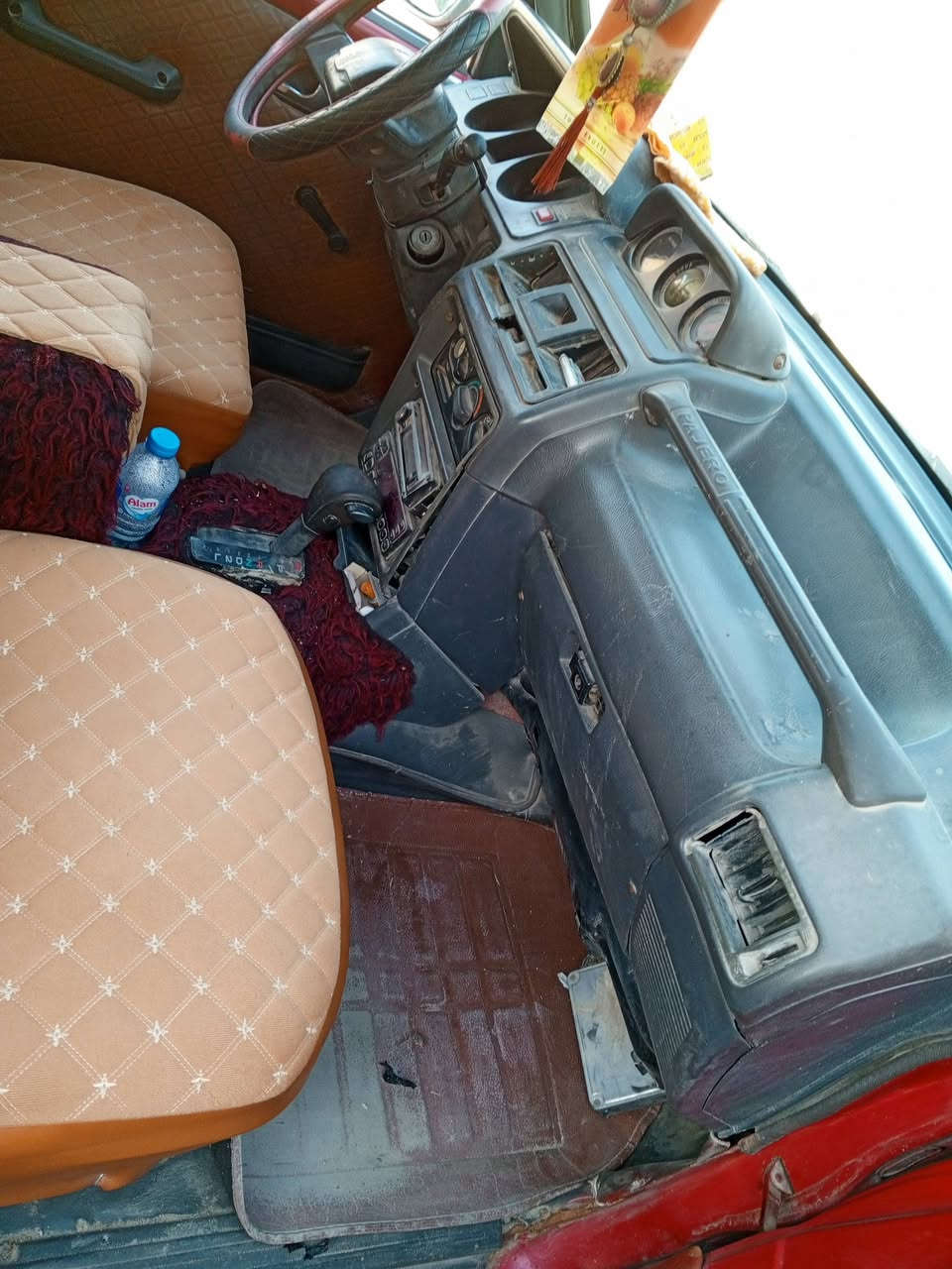 سياره باجيرو موديل 97 باسمي والسنويه لغايه 2030 رقم انكليزي مكينه 2 ونص بطه ديلكو كير اوتوماتيك بحاله جيده السيارة مصبوغه للجماليه رقم بصره السعر 40 ورقه وبيها مجال قليل


**إذا كنت صاحب هذا الإعلان وتريد حذفه لأي سبب، رجاءا أرسل رسالة إلى الدعم الفني**