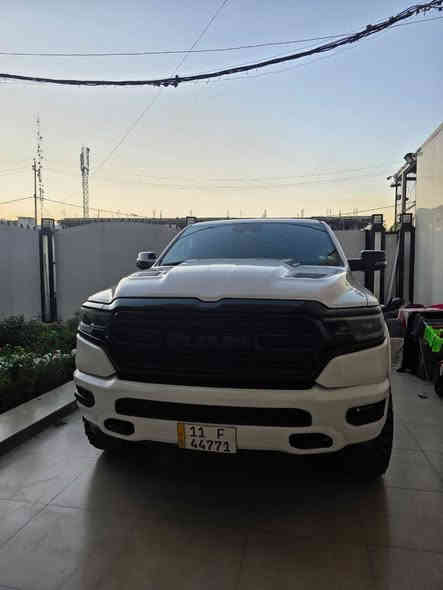 السلام عليكم دوج رام  2023  1/1

فول مواصفات        ((وارد امريكي ))

حادث موضح بصوره بدون تبديل ولا ايرباك

دوج رام 1500 لمتد 

المحرك : V8 5.7L .

(ايرباگ سليم 

بدون ضرر)

المواصفات :

* دفع رباعي 4x4. فور ويل

* رادار تفاعلي مع مانع تصادم. 

* نقطة عمياء. 

* تحذير الخروج عن المسار

* استطفاف ذكي (اوتوپارك).

* دوسات جانبية كهربائية.

* المصابيح الأمامية زنون.

* كشافات الضباب زنون. 

* المصابيح الأمامية والمصابيح الخلفية LED. 

* دخول ذكي (بصمة). 

* تشغيل عن بعد.

* مقاعد من الجلد الفاخر. 

* المقاعد كهربائية مع ميموري.

* المقاعد الأمامية تبريد وتدفئة. 

* المقاعد الخلفية تبريد وتدفئة. 

*الستيرن تدفئه 

* شاشة كبيرة 12 أنچ.

* نظام ملاحة نفكيشن GPS.

* حساسات امامية وخلفية.

* 

* مانع تصادم خلفي. 

* مكيف خلفي.

*محدد سرعة.

* ويل كروم قياس 22 انج.

* مرايا كهربائية جانبية من الكروم قابلة للطي كهربائيا.

* شاحن موبايل لاسلكي (واير ليس).

* الشباك الخلفي كهربائي. 

* المرايا الجانبية تدفئة. 

* باب الصندوق كهربائي.

* غطاء من الجلد للصندوق الخلفي .*

* امكانية تعديل ارتفاع دواسات البنزين والبريك.

* هاند بريك كهربائي.

* جوبلسات جگات تصعد وتنزل 

* حساسات امامية. 

* حساسات خلفية. *

* مرايا مع خاصية التعتيم الذاتي. 

* مساحات تخزين إضافية 

ماشيه 8000 الاف 

السعر 40: وبيه مجال لشراي 
يعني اربع شدات وبيه مجال 

للاستفسار الاتصال على الارقام الموجوده
*********** حسين
