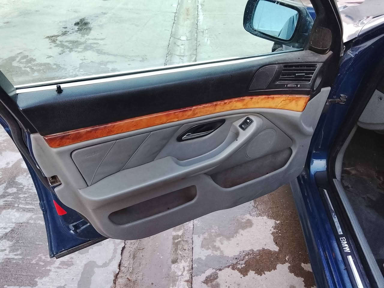 bmw525سقر
مودیل 2001
مەنەفیستی ئەسلی برایم خەلیل باکانەی مروور بەشەرت سوکان محەوەر
گیرمەکینەی بەشەرت تەقەو ڕەقەکەی بەشەرت کارەبای گیشت گیانی بەشەت تبرید گەرمی بەشەرت
سعر 30گلاو مەعمەلەیەکی زور کەم شوێن تەکیە چەمچەمال 
***********
*********** شمشمل, السليمانية

