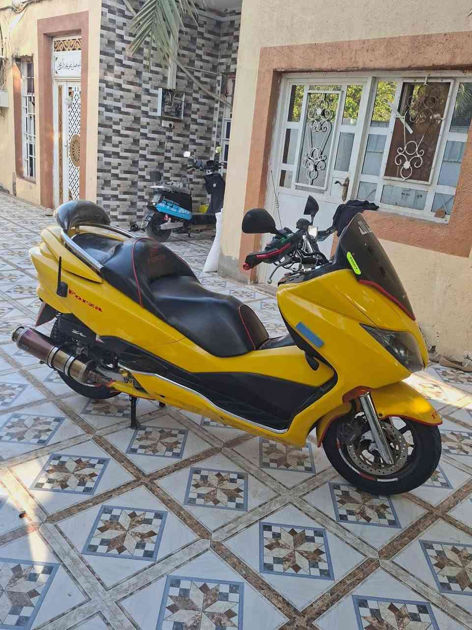 السلام عليكم 010 للبيع
مكفوله كفاله عامه 
بيه فقط المسجل الشاشه مالته عاطله
مكينه ما مفتوحه 
كير شغال 
دراجه نضيفه 
دهن كله امزويل 
للإستفسار ***********
