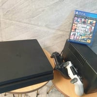 بلي 4 للبيع سلم ذاكره  500 ويا ثنين يدات و قرص GTA و يو بي اس بس بطاري...