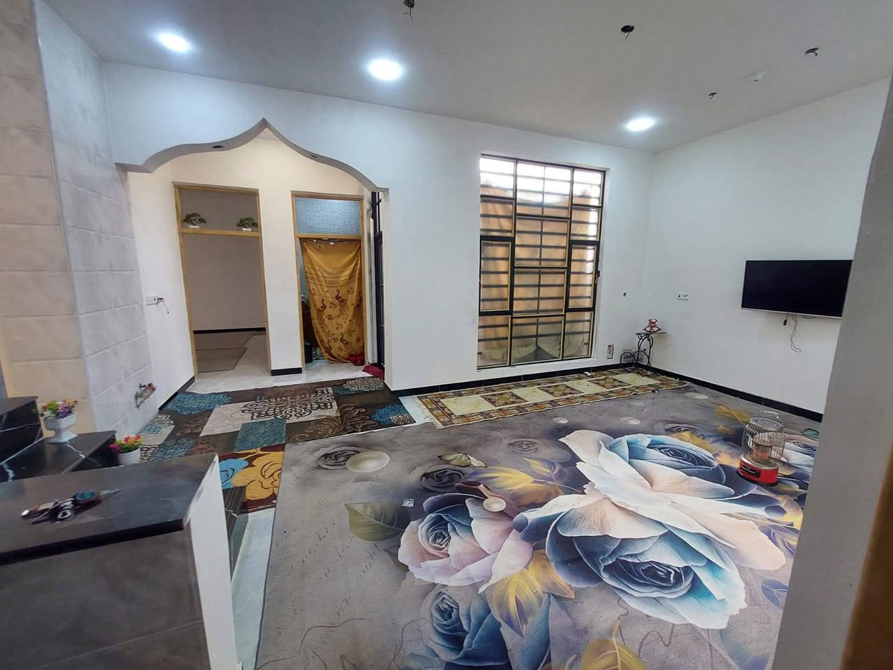 بيت للبيع حي حكيم شارع الوائليه وره مدرسه جديده مساحه 200متر بناء طابوك كله يتكون من غرفتين نوم وصاله ومطبخ واستقبال مرقم من بلديه الاتصال على الرقم ***********
