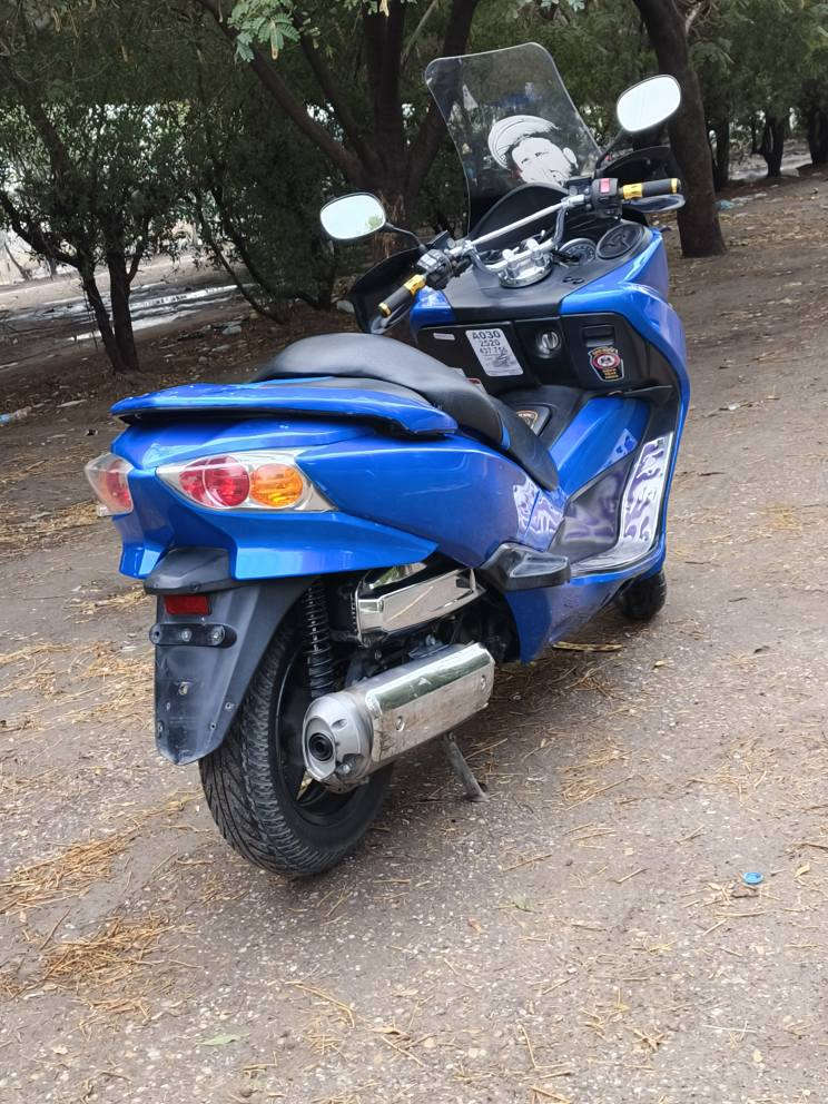 اسلام عليكم 
‏فورزه 010 بيها دمام وسماعات شغاله 
‏كير شغال 4 تحويلات و 7 نمر 
‏منضومه زينون كامله عليها
‏ABS امامي خلفي مزدوج
‏بيها بصمه مو سويج 
‏دسكات امامي حلفي من شركه NISIN
‏مكينه خير من الله ما مفتوحه
‏شلعه ومعدل خير من الله (150) حقيقي
‏ترايش رياضيه سل ستيل 
‏كهربائيات كلها شغاله
‏العنوان/بغداد الغزاليه 
‏السعر 12ورقه وبيها مجال حك الجيه للطيبين
‏مجتاج فلوسها الله شاهد 
‏للاستفسار اكثر
‏ ***********
‏ بغداد, العراق
