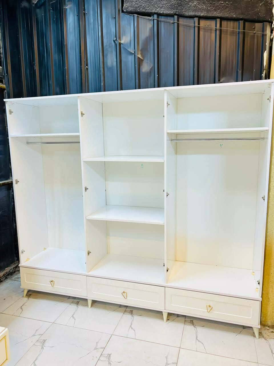 غرفه نوم تركي 🇹🇷🫡
5 قطع ضخم موديل كانتري 
شركه عالمية لل اثاث سجج هادروليك صبغ حراري بسعر 650 مع شد ونقل مجاني 🧑‍🔧


**إذا كنت صاحب هذا الإعلان وتريد حذفه لأي سبب، رجاءا أرسل رسالة إلى الدعم الفني**