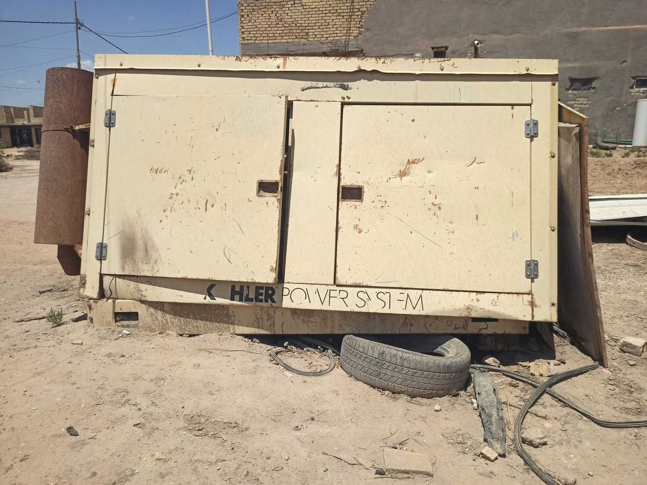 السلام عليكم من رخصة صاحب الكروب ؟ للبيع للبيع مستعجل مولدة نوع دويز 6 سلندر توليد 176kv تبريد المحرك مي محرك شغال شرط الفحص نقص راس توليد فقط الشراي والمهتم يتصل ع الرقم *********** مكان المولده بابل سدة الهندية

