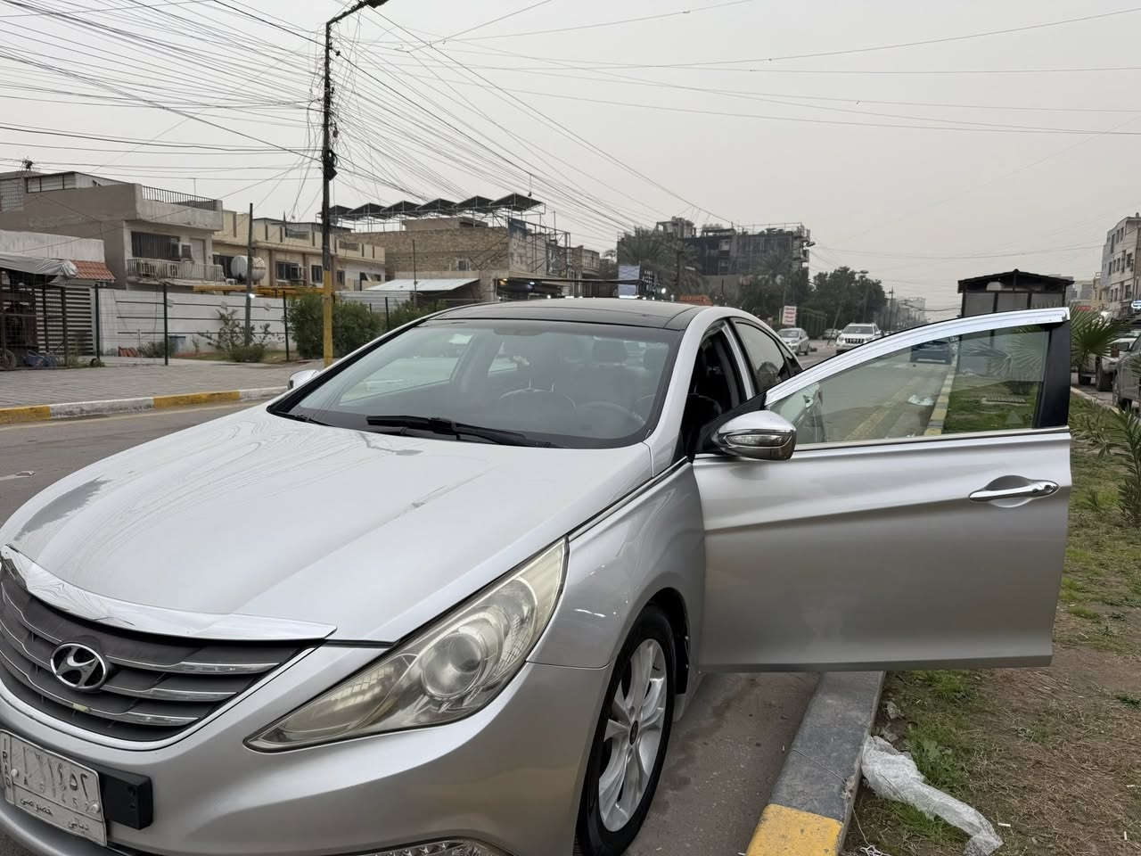 السلام عليكم سياره سوناتا موديل 2012 كير  محرك صدر تخم تاير باتري جديد 
السيار مصبوغه حزام 
مكان السياره بغداد 
***********
غير متواجد ع الفيس
