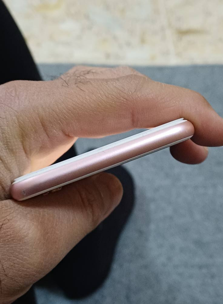 للبیع موبایل iphone 6s نضافە میەبل 99
شرط کل عیب مابی بس مبدل باتری فقد
باقی کل بیلادی 75الف 128G
*********** كركوك, العراق
