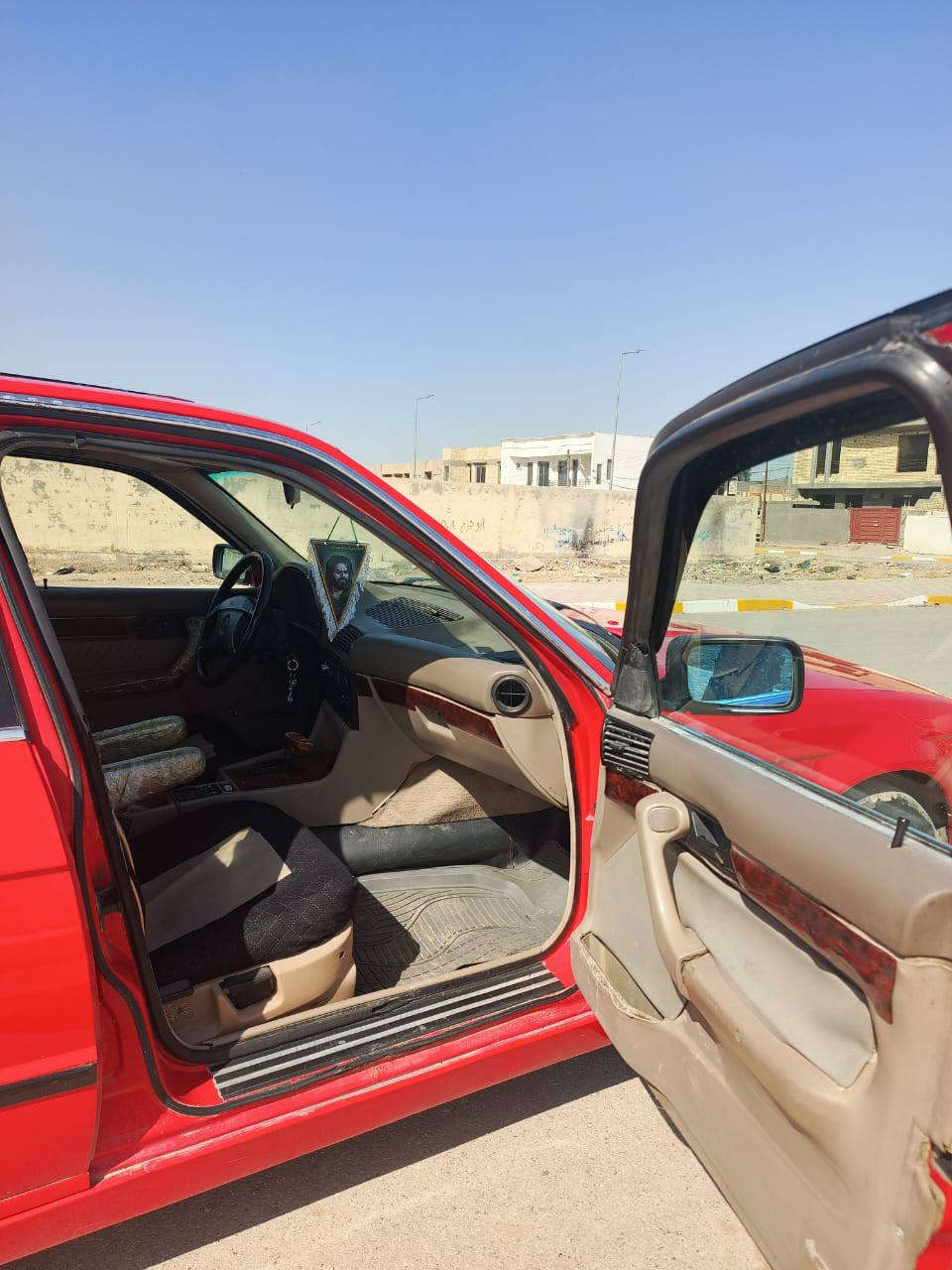 ​#للبيع_أو_المراوس_حسب_القناعة 🚗
النوع: BMW 525 (بي أم دبليو)
الموديل: 1993
الرقم: نجف (ألماني/نكليزي) - السنوية والهزة جديدة وباسمي (التحويل مباشر)
​تفاصيل السيارة:
​الصبغ: مصبوغة "جمالية" فقط، مظهرها الخارجي توب.
​الحدادية: 100% وجاهزة من كلشي.
​التواير: تخم تاير جديد.
​الحالة: سيارة مال "جناي" ومعدلة، مو محتاجة أي مصاريف، وترايها وين ما تحب (افحص وين ما تريد).
​العرض:
​السعر: 60 ورقة (وبيها مجال بسيط للشراي الطيب).
​المراوس: متوفر حسب القناعة، ومستعد أدفع "فرق بسيط" إذا كانت السيارة المقابلة تستاهل.
​المكان: واسط - الصويرة
للتواصل: [‏‪***********‬‏] أو مراسلة الخاص
