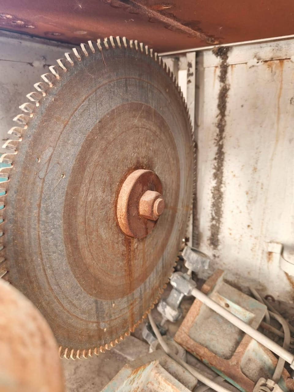 مكص المنيوم للبيع مستعمل مره واحده ومتروك سنه شغال للتواصل ***********
