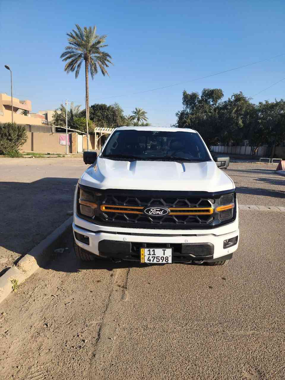 السلام عليكم....
فورد f150 2024 xlt هايبرد 
فول مواصفات 
رادار امامي خلفي 
فتحة بانوراما 
مقاعد جلد كهرباء تدفئة 
تشغيل عن بعد 
شاحن واير لس 
كير طرح 
باب طويل بدي قصير 
شاشة كبيرة 
باب البدي ريموت 
وبعد بيها هواية مواصفات 
السيارة اصدار خاص xlt فول مواصفات
الحادث كما موضح بالصورة 
صار بيها ٣ قطع صبغ وتعديل جدا خفيف بالشاصي ( بالذراع الحامل الدعامية ) 
ايرباكات ستيرن ودشبول ودوسات طاكة 
ماشية ٣٤ الف كيلو متر 
وارد امريكي باسمي هزة ورقم جديد 
مكاني بغداد يرموك او منصور  
بيع فقط بدون مراوس رجاء 
وعلى الجادين فقط الاتصال على 
***********
