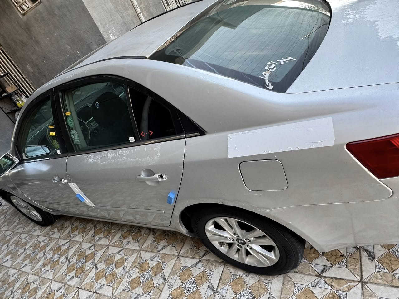 السلام عليكم
سوناتا 2006 وارد امريكي السعر 73 وبيها مجال 
محرك 6سلندر 3.3كير مكينه وضفيره جدد حاويه صارلهن شهرين حداديه80‎%‎ رقم بغداد سنويه وهزه جديده لل2030 
مكان السياره بابل 
للاستفسار/ ***********
