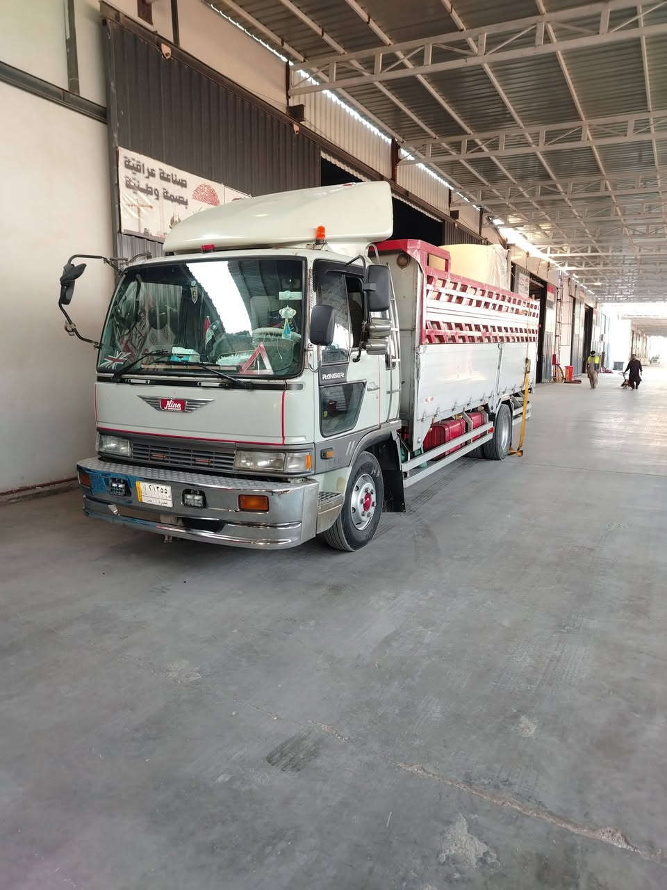 اسلام عليكم
_هينو طيره للبيع مكفوله السياره 
_مكينه سبعين
_طول السياره 6وربع 
_سياره احله من الصوره 
_اتصال ***********
