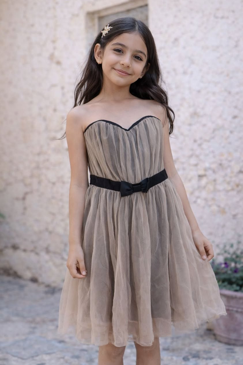 ✨ لأن الأميرات الصغيرات يستحقن الأجمل ✨
فساتين فتيات بتصاميم ناعمة وألوان مبهجة، تمنح طفلتك إطلالة مليئة بالبراءة والأناقة في كل مناسبة 💖

عنوان المحل سبع البور منطقة الاربعتالاف ليان بيوتي مقابيل محلات عصام اهلا وسهلا بالجميع 🫶 

يتوفر خدمة توصيل داخل سبع البور 1000 🏍️


**إذا كنت صاحب هذا الإعلان وتريد حذفه لأي سبب، رجاءا أرسل رسالة إلى الدعم الفني**