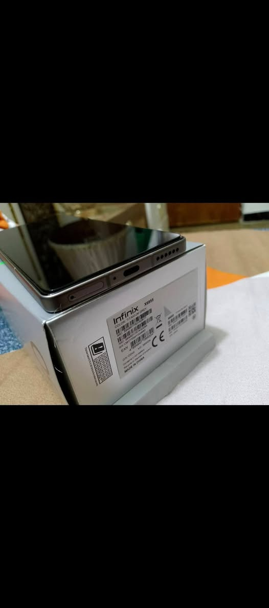 السلام عليكم 
للبيع جهاز Infinix NOTE 50 Pro
الذاكرة 256
البطاريه 5200
شاركت 90واط
لاسلكي 30واط
محاكي مقلد 4 أصوات (بنت / رجل كبير / شاب / امراه ) 
فحص نبض القلب + الأوكسجين 
ميزه Vpn دولي مفتوح مجاناً
محطه نقل ذكيه 
جهاز جديد مستخدم قليل 
كارتونه شاحنه سماعه كفر واير لس
***********
***********
عنواني كوت داموك
250 بيه مجال قليل
