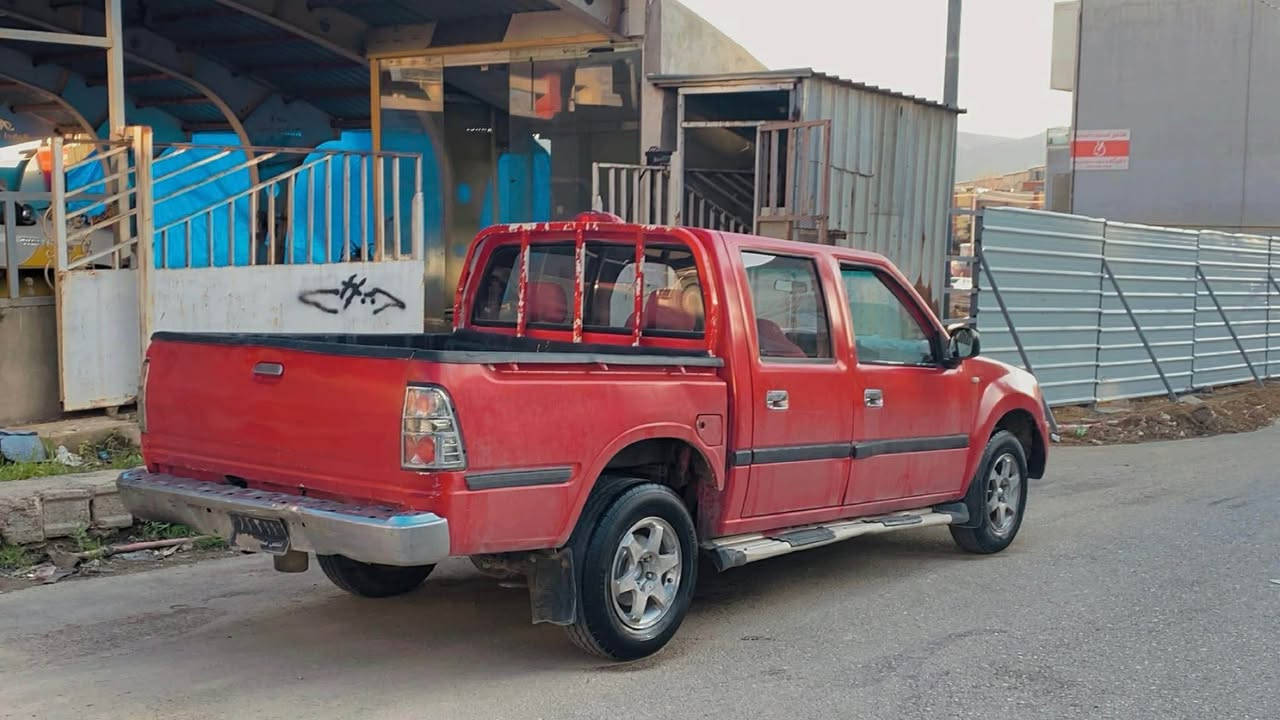 فرۆشتنو گۆرینەوە
مۆدیل ٢٠١٣
مەکینە بەخ 
گیرو مەکینەو اکسلی بەشەرتە 
چرکەو گەلای لی فریدە 
مەکینەی هەلمی نیە 
هەموو گیانی بەشەرتە 
سعری خوار هەموو بازار
*********** كويسينجاك, أربيل
