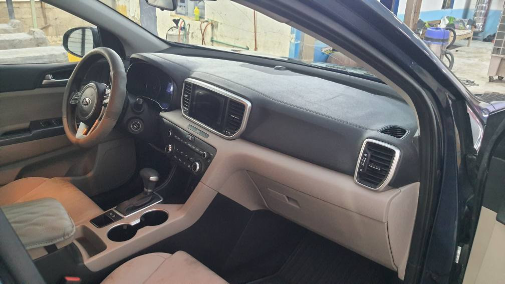 السلام عليكم سيورتج 2021 بغداد رقم وجزه جديده باسمي..بدون لا ضربه ولا صبغ تقرير غرق بسيط وكلشي بيها شغال وتمام..محرك ٢٤٠٠..مواصفات عاديه..سياره حيل نظيفه كلشي بيها بلاد..للامراوس حسب القناعه..عنواني بغداد الدوره...***********...اللي عنده مراوس يدزلي خاص.تحياتي للجميع بغداد, العراق
