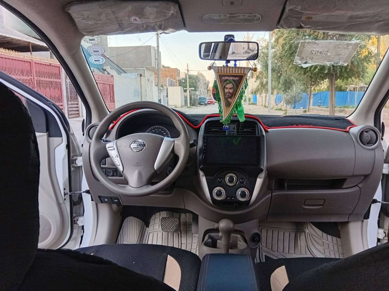 نيسان سني 2019 
رقم اربيل باسمي 
سيارة كلين
السعر 110 وبيها مجال
 
*********** كركوك, العراق
