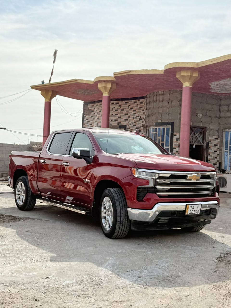 السلام عليكم سلفرادو 2023 فول الموصفات فتحه كشنات براد جلد تخم تاير باسمي تحويل ثاني يوم محرك 5300 8سلندر ***********
