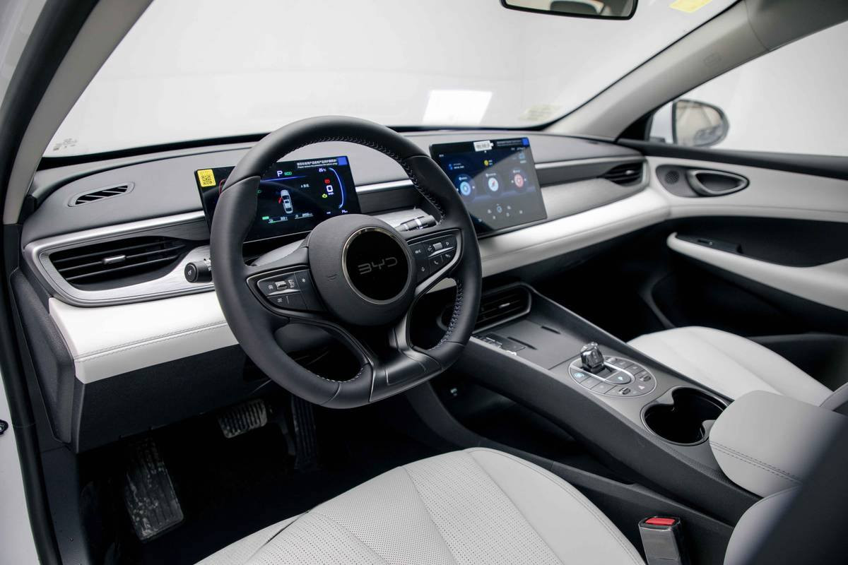 BYD SEAL 05 2025          
کارەبایی بەنزین شحن        🔥115$🔥 قفل 
شاشە کامێرە شەغاڵ فول مواصفات فقت بێ سلایت
     واتساپ ***********
