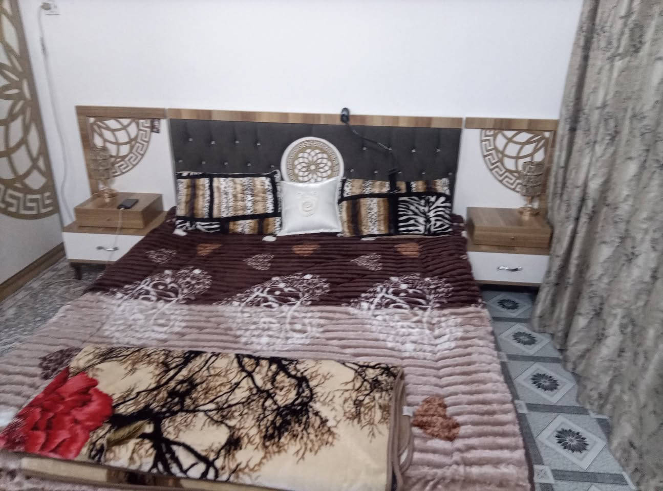 سلام عليكم غرفه ال بيع تركيه نضيفه ***********
