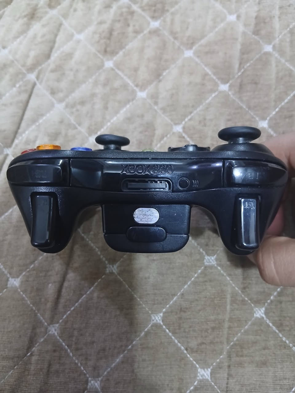 سلام عليكم للبيع جوستك اكس بوكس 360 مستعملة اصلية مو تجارية شغالة 100% السعر 20 الف و بيهة مجال الاتصال على الرقم *********** المكان 
بغداد - الدورة - شارع 60
