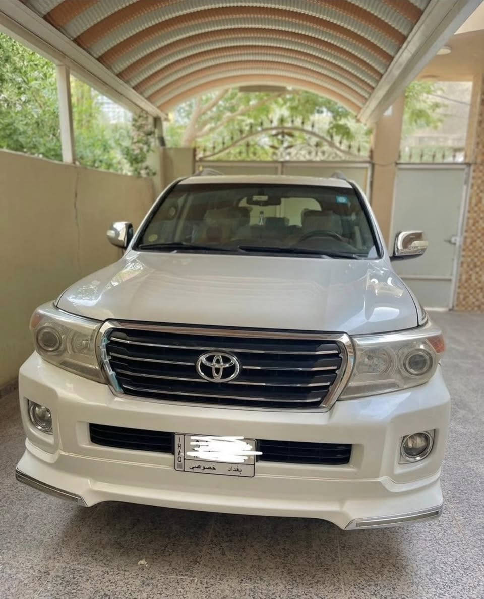 لاندكروز 2009محدثة 2014رقم بغداد سنويةلل2027
فقط القمارة والجنطة مامصبوغات 

الباقي مصبوغ للجمالية وطخة كلش بسيطة بالجاملغ ماعابرة ابد شرط السيارة بدون ضربة او كص او حادث عندي سونار

مكينة جديدة لاتنقيص ولاتبخير توي مبدلها 

تايرات جددد

تبريد ثلج

فتحة 

بصمة كشنات جلد

حدادية جديدة

السعر265

***********
