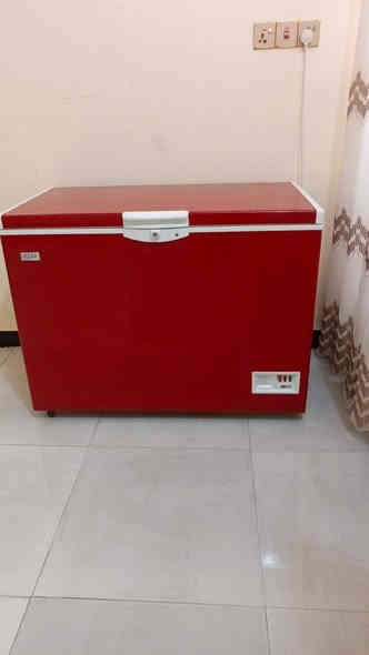 السلام عليكم  مجمده اختي الجديده سعرها 200 ب مجال للشراي  نوعيه جود كس عنوان كوت حي الجهاد ***********
