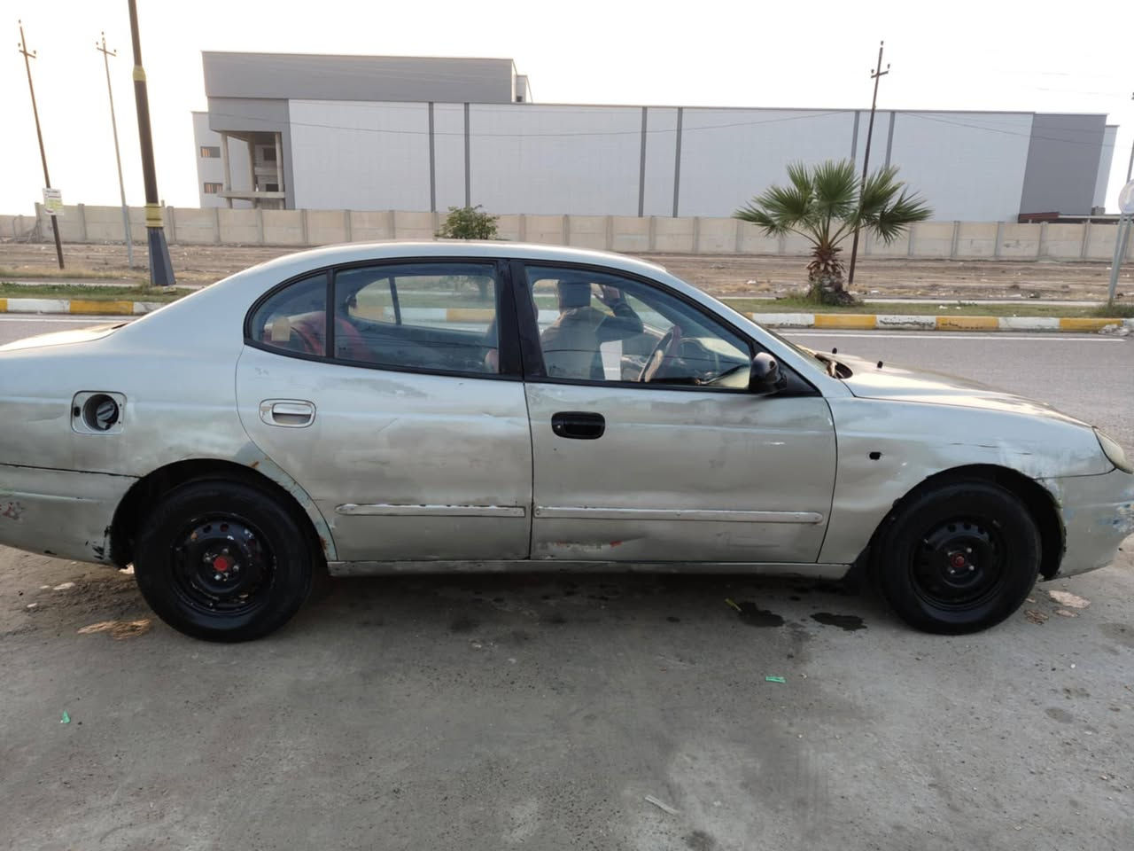 السلام عليكم. دايو لكنزا موديل 94 اوتو نظيفة كلش من الداخل  والتفاصيل اكثر والشراي يدخل خاص او الاتصال على رقم ***********
