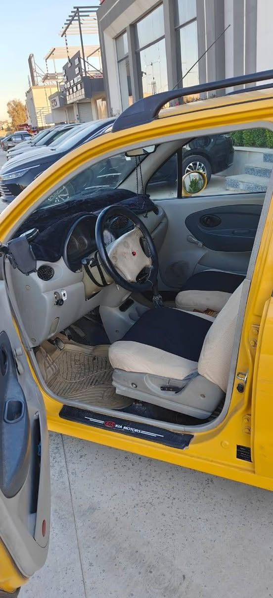 ٢٠١١ بسمي سنويه وهزه جديد
ماشية ١٧٨ الف حقيقي 
كابون
تدفئه وتبريد
محرك وكير شرط
طخم تاير جديد
صدر مبدل كامل 
هيئة وغرامات صفر
كهربائيات كلشي شغال 
بدون ضرر صبغ بالباب الخلفي مكان شخط 
29  السعر وبي مجال قليل

***********
