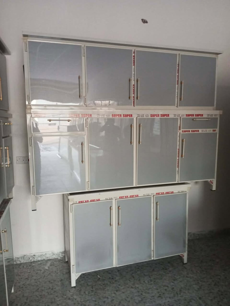 كاونترات جميع ألقياسات وألألوان متوفره
ويوجد استبدال مستعمل بجديد
 ألان لدى مجمع ألسيد عمار للأثاث ألعنوان تكريت مجاور ألمحكمة ألقديمة وكاتب عدل للأستفسار ***********
