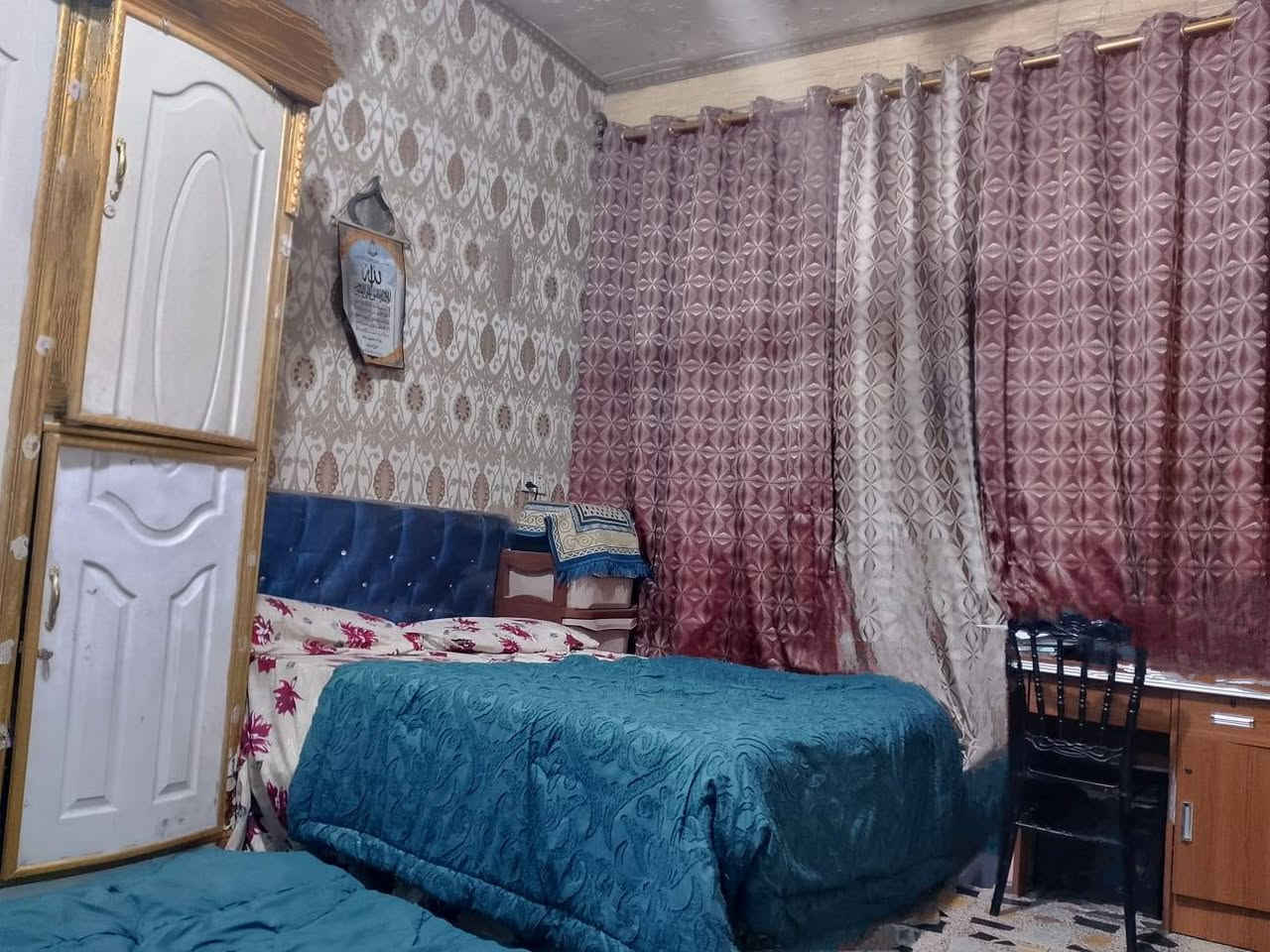 نصف قطعة للبيع قطاع ١٦ قريب الشارع العام ٧٢ م بناء حديث طابقين السعر المطلوب ١٣٢ مليون لاستفسار الاتصال 
***********
