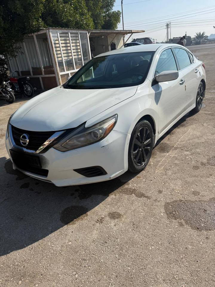 السلام عليكم
للبيع نيسان التيما( 2017)

ضرر موضح في الصور 

بدون ارباك 

رقم سليمانية 

ماشية ٦٨الف 

ديالئ شهربان 

 لتواصل ***********
