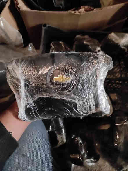 السلام عليكم بيبان جارجر من 2010 و فوق كل الموديلات موجودة و بنيد جارجر لون ابيض 2014 و جنطة جارجر هية و سبايدرهة وحدة 2010 و الثانية 2015 و دعاميات جارجر كل الموديلات موجودة لون ابيض و رصاصي( يوجد غراض جارجر عامة و سي 200 و حدادية و شتريد موجود ) و سي 200 ثلاث بوب لون احمر و جنطة و دعامية هم لون احمر ( واهل المحلات اليريدهن شلع بي خير ويدلل و اليريد مفرد هم موجود) للأستفسار اتصال او واتساب ***********
