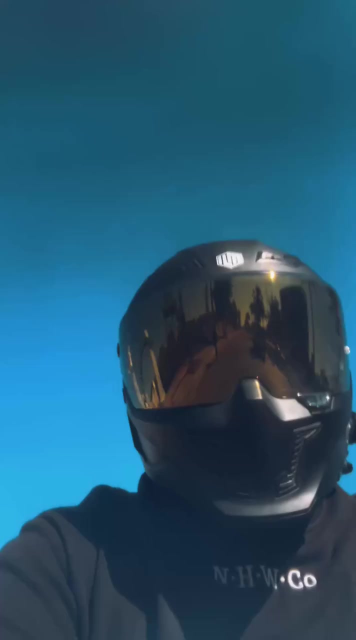 خوذة iLm mf 509 نظافة 95% سيتم صوت Q08 عليها بيها شخوط خفيفه بالجامه البرونزيه كارتون وملحقاتها كامله الشفافه ومانع الضباب والستيكرات بعدهن ممفتوحات السعر 290 وبيها مجال قليل صارت عليه 340 مكاني بغداد المنصور ***********
