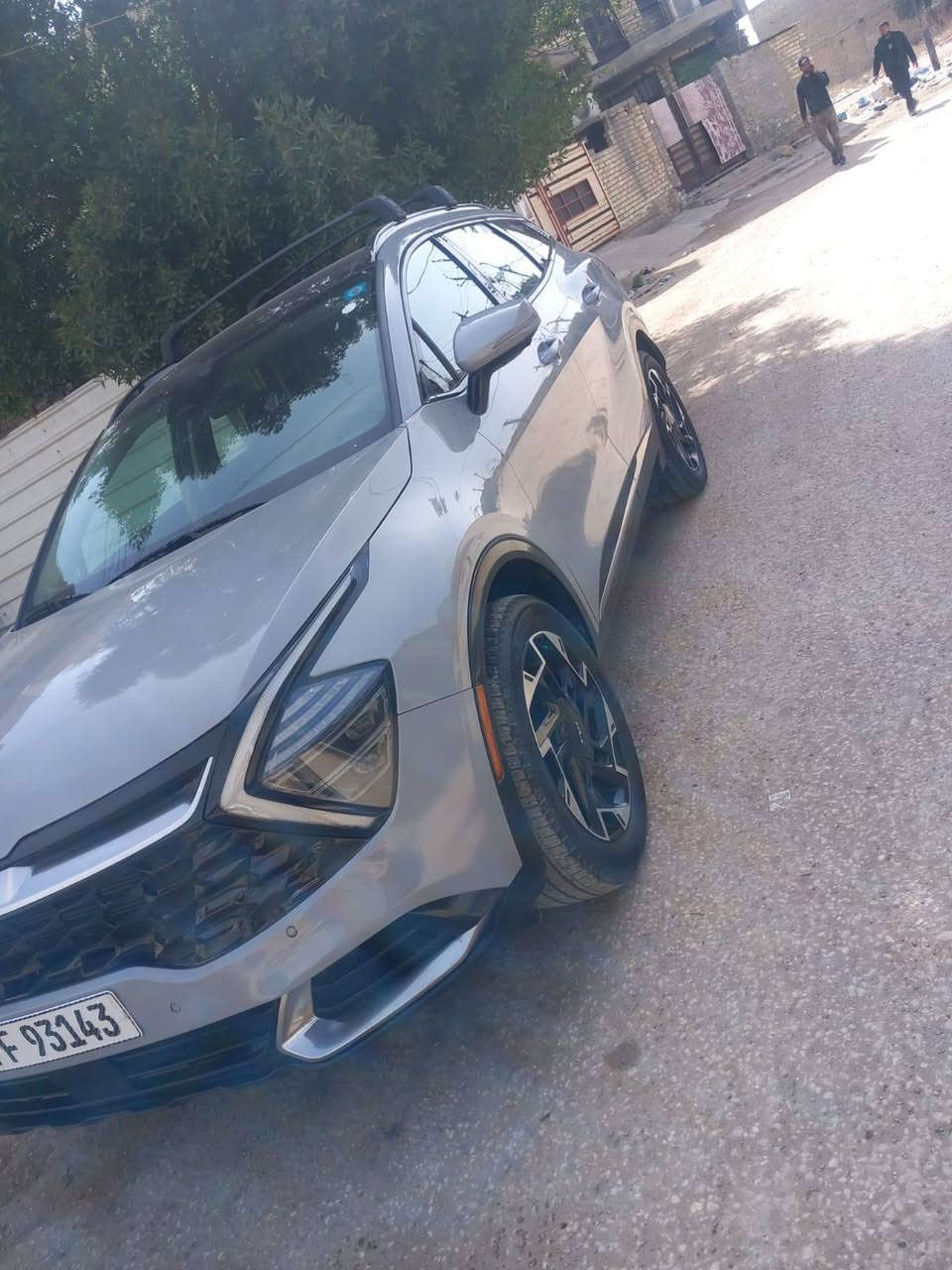 سلام عليكم كيا سبورتج موديل ٢٤ وارد أمريكي حادث قبق صندوك مبدل وشوي سحب بلحوض داخلة على كتاب الشهداء بعدلها سنة ونص وصير حرة سيارة اعلا فئة فول موصفات  ٥ كامرات مكانها بغداد الدوره اسعر  ٢٠٠$ وبيها مجال رقم الهاتف ***********
