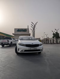 سيراتو 17 مكفول مابيهة حادث فقط دحجات بسيطة بالبيان عكس السايق وبعض ال...