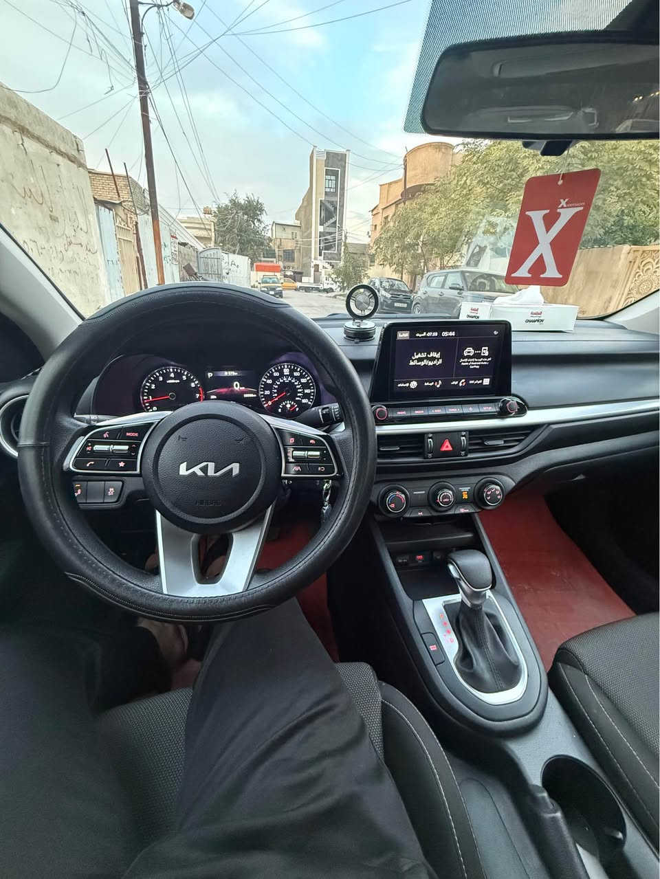 سلام عليكم كيه فورتي وارد امريكي سياره جديده جداً ماشيه 33 الف سياره سياقه اليه تحكم مقود نقط عمياء ابل كار بلي فول عده فتحه وبصمه حادث سياره بنيد سطحي سياره بعده جديده السعر 142 وبيه مجال  
رقم هاتف *********** بغداد, العراق
