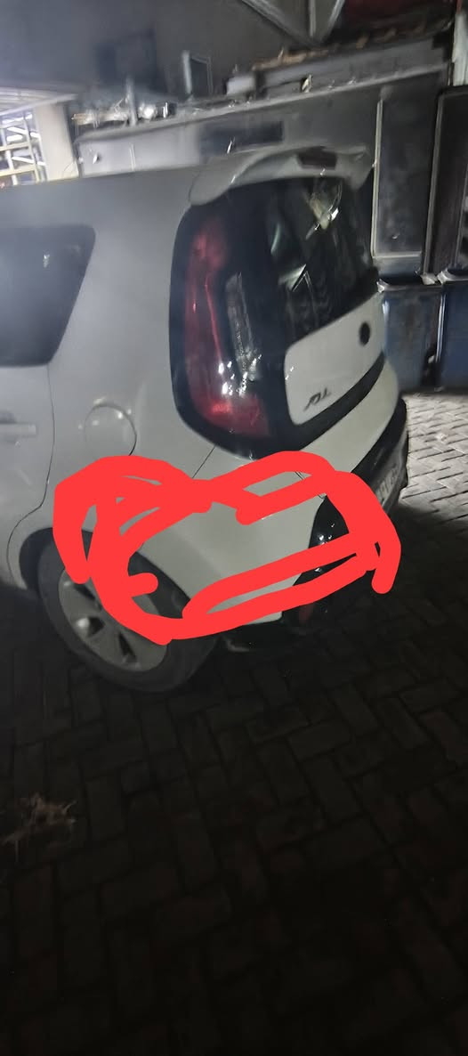 السلام عليكم ... يا الله كيا صول وارد أمريكي موديل 2015 مكينه 1600 حادثهه من أمريكا تحت قبق  و شويه من ذيل باب الصندوق و بالعراق صبغ باب الصدر إلي امأشر علي بسبب البطش و بخه كد شبر بالبنيد السياره بدون أيرباك بأسمي رقم أنكليزي بغداد السعر 95 للاستفسار *********** يوجد واتساب
