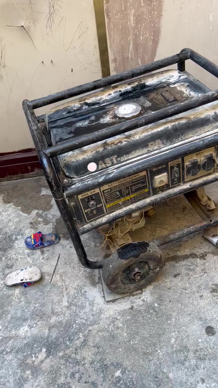 سلام عليكم مولد بانزين ٥ كيفي نظيفه كلش ما مفتوح اي برغي بيه يعني ع البلاد سعر ٢٠٠ الف عنواني بغداد الستفسار ع ***********
