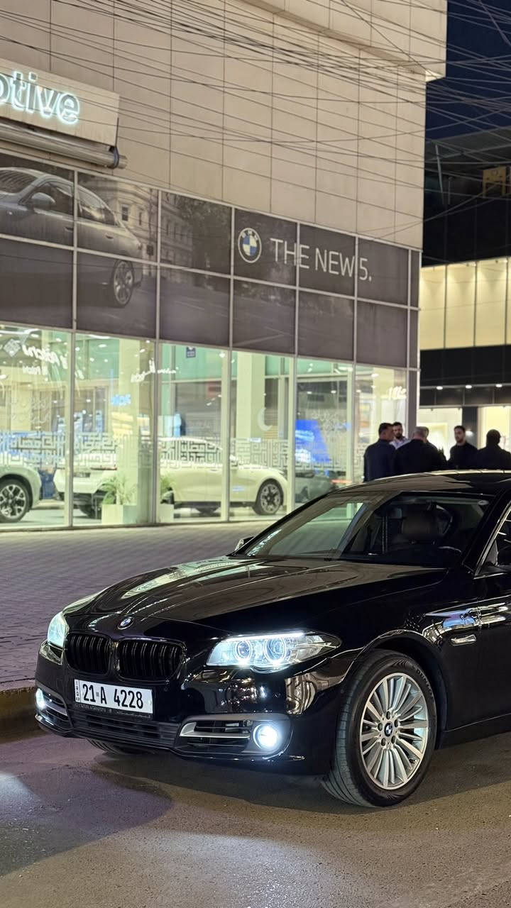 السلام عليكم . F10 .528i.N20 2015/رقم مميز . داخل قرميدي /خمس بردات/ بيبان شفط / وكاله العروش/ فقط البنيد مصبوغ /شاشه دجتل / السياره شباب فول مواصفات/ السعر 205 / استفسار اخوكم ابو الحسن ***********/ مكان السياره بغداد مجمع مشن
