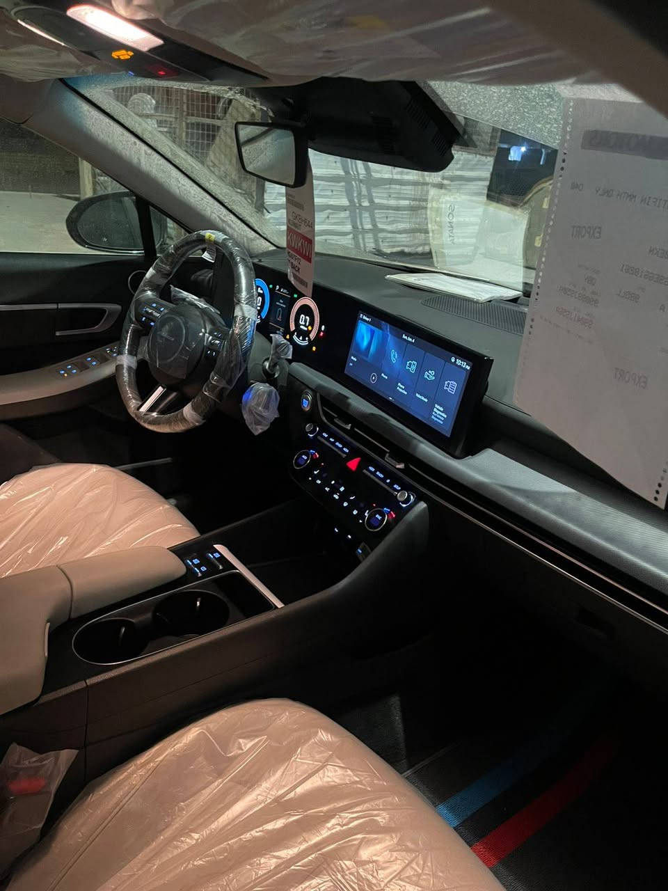 السلام عليكم سوناتا أمريكي 2024 حره بدون  تترقم جيمع المحافظات رقم فول عدا البنوراما حادثه البنيد فقط مكينه 2500 السعر 180 وبيه مجال ***********
