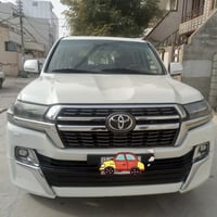 بۆفرۆشتن. 🇶🇦🇶🇦🇯🇵 للبیع  لاندکرۆزەر 2011  V8 VXR کامل کراوە بە 2021  سە...