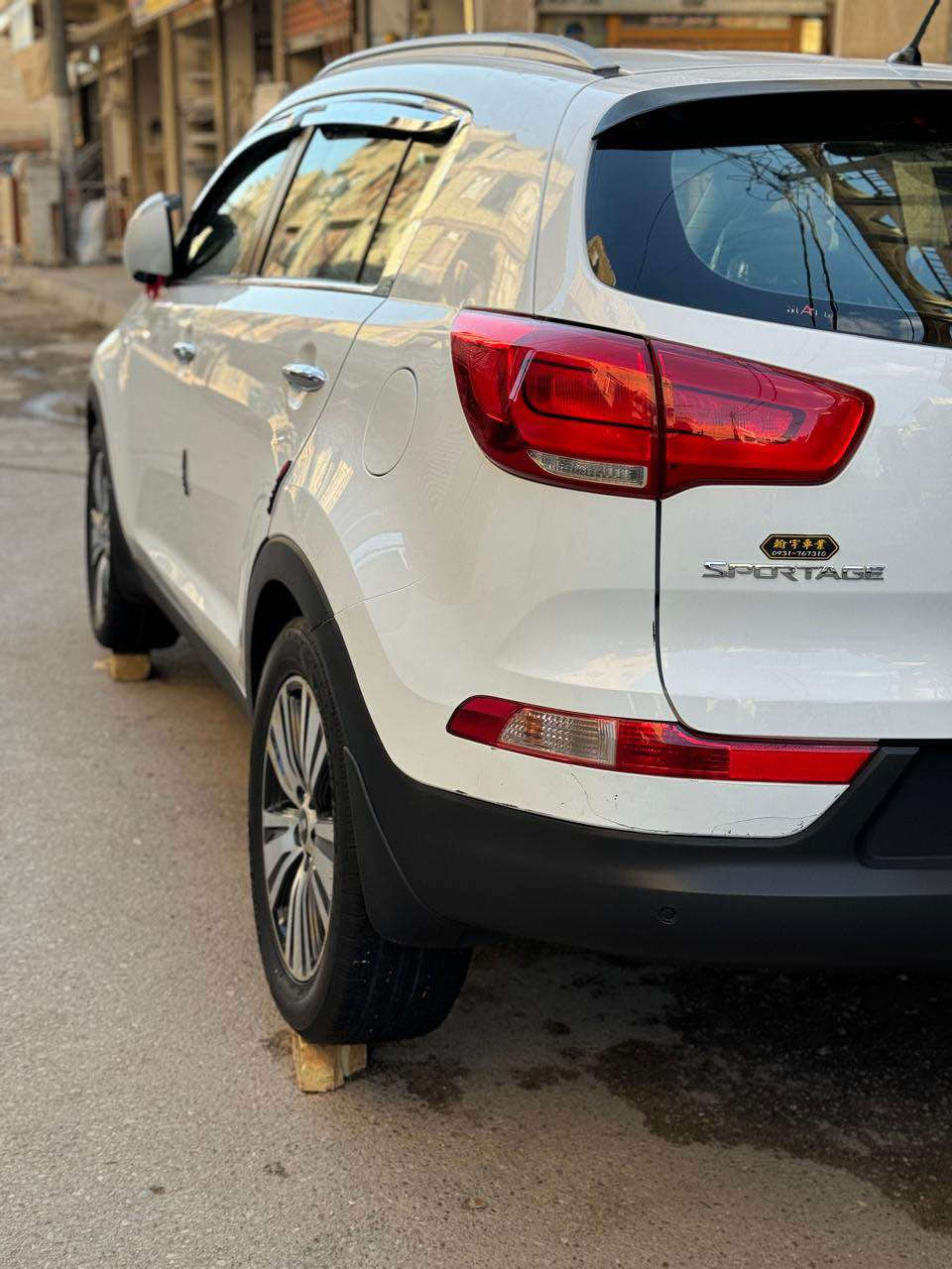 سلام عليكم كيا سبورتج 2016 خليجي وكاله الدوليه استلام شركه على ايد وحده من 2016 ماشيه 115km ممشه حقيقي وقابله للزياده  المحرك وكير. كفاله تخم تاير جديد منضومه زنون كامله اشاير بالمري ويل 18 كروم مري شفط لد نهاري ليلي شباك نحله بكلايت لد كامره حساسات خلفيه سياره بيه تبديل بنيد وقبق جنطه بدون صبغ او بدون دواخل حتى دعاميات بلادي بدون صبغ بس حادث بسيط او موجوده صور الحادث بدون ايرباك او بدون كلشي بسمي تحويل ثاني يوم السعر 150 العنوان بغداد الحريه رقمي للاستفسار *********** بغداد, العراق
