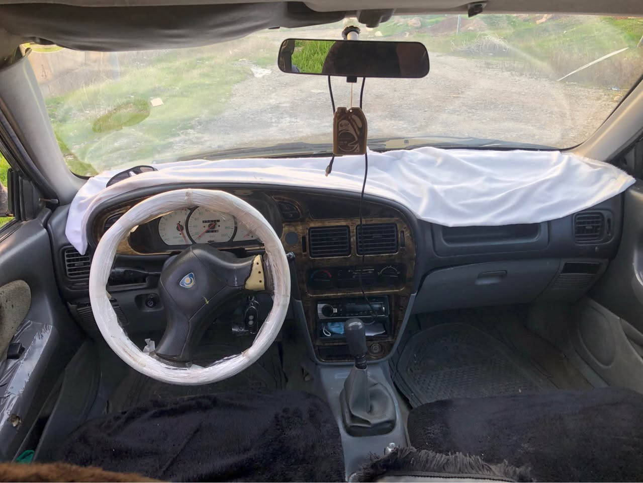 به ناوى خواى گه وره     پرؤتؤن 2002 
ته بريد سادوو گه رم 
دووجام كاره باى
گيرو مه كينه ى بئ عه يبه زؤر به هه لمه ته 
به نزين زؤرزؤر كه م ئه خوات  
تندوو تؤله بئ مه سره فه 
4تايه ى تازه م له ژيره 
سه ياره كه علوجه به شه رتى مووسوو براوه و مالى 
كه س نه بيت   ده عمى پيوه نييه  خايسى نيه 
سعرى  16 گه لاو معامه له يه كى برايان 
شوين دوكان 
***********
*********** دخان, السليمانية
