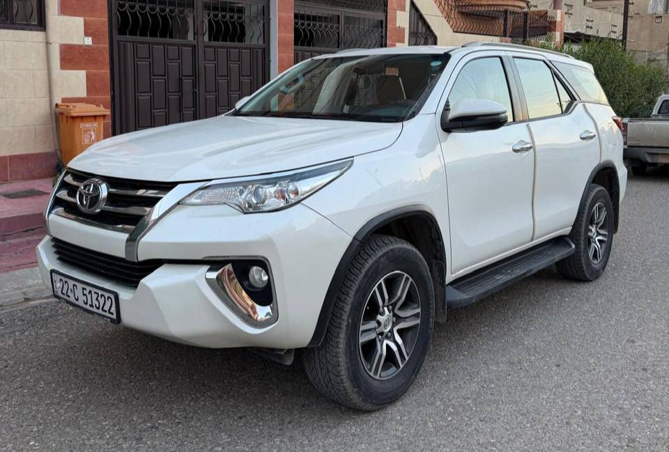 تۆیۆتا فۆرتنەر 2018  مواسەفات SRS
سەيارەكه زور باک و جوانه 
بى كيشەيه بى مەسرەفه 
گير و مەكينه به شەرت
 بى كرانەوه بى عەيب
سەيارەكه 104km هەزار رويشتوه

سعر لە کۆمێنت داوابکە ڕاستەخۆ بۆت دیت 📩 

تەنها يەک پارجه بوياغي هەيه بى ناو بى ئيرباك (جاملغ سەكن پيشەوە) 
مواصفات SRS

ژمارەی خاوەنی 
***********
***********
