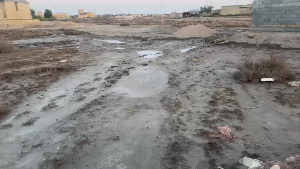 قطعه زراعي للبيع مساحه 250 طريق الكرمه سوق الشيوخ 
قرب المستشفى الجديد بدايه المقاطعه كلش قريبه ع شارع العام 
خدمات كامله منطقه سكنيه سعر خاص ***********
