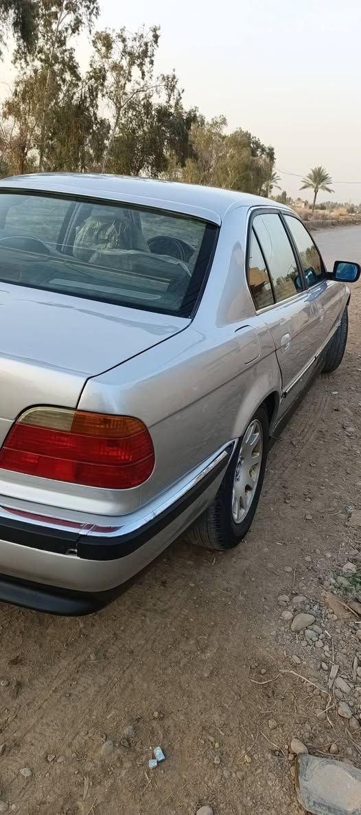 سلام عليكم كاسح للبيع موديل ٩٥ حجم ٧٤٠ مكفولة من كلشي مصبوغة للجمالية جديد كشنات كهرباء جلد مري كهرباء تخم تاير تخم ويل جديدة ٢٠٠٠ جام ويه السويج كهرباء صندوك شفط سيارة جاهزة العنوان بغداد مرواس بمارسدس أو بيع رقمي ***********
